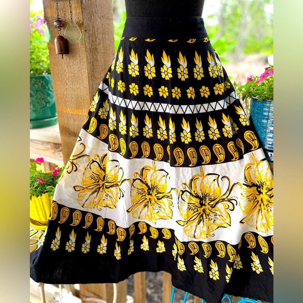 Vintage Studio West Black & Yellow Floral Swing Circle Full Fit & Flare Skirt
